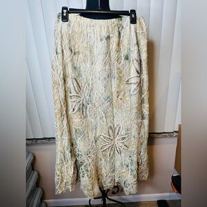 Chicos Elegant Gold Embroidered Lace Skirt Size Chicos 2/US 12
